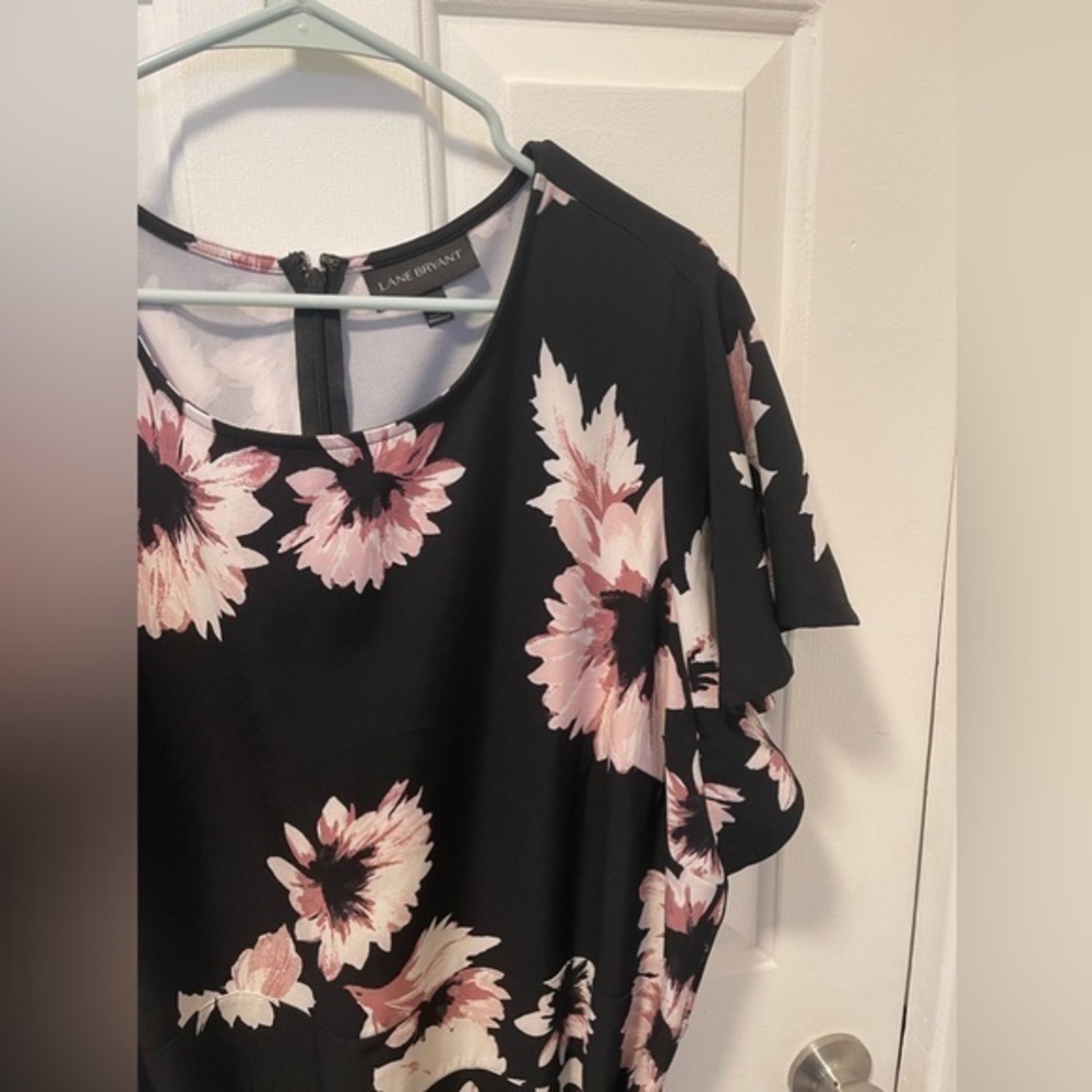 Lane Bryant Size 24 Beautiful Black And Pink Floral Dress - Picture 2 of 7